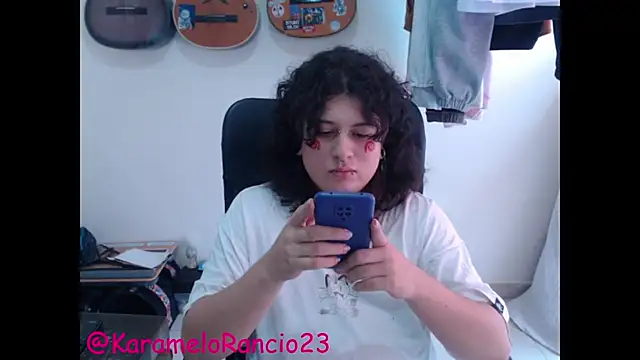 Snapshot of Smoke_trip_Alicia chatting on March 2025 04:22:01 PM Smoke trip Alicia online show from March 2025 04:22:01 PM