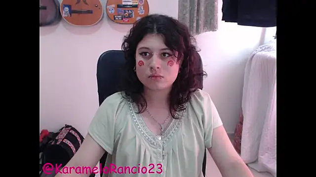 Snapshot of Smoke_trip_Alicia chatting on February 2025 04:02:01 PM Smoke trip Alicia online show from February 2025 04:02:01 PM