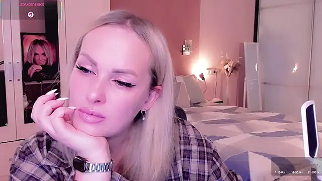 Libby Nora online show from October 2025 09:55:02 AM