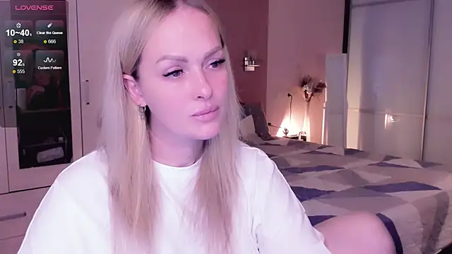 Libby Nora online show from October 2025 11:00:01 AM