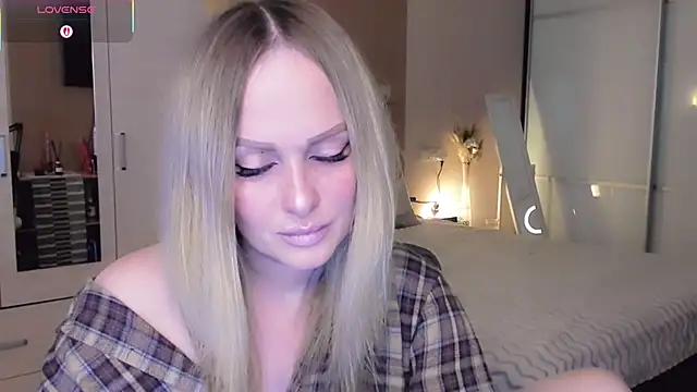 Libby Nora online show from April 2026 10:22:01 AM