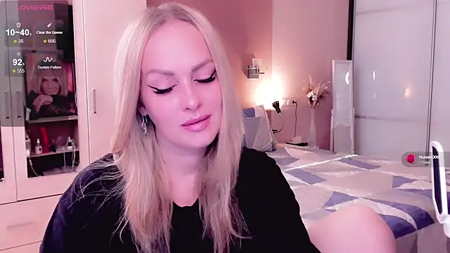Libby Nora online show from October 2025 10:50:01 AM