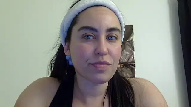 Snapshot of WetFlower69 chatting on June 2026 01:28:02 AM WetFlower69 online show from June 2026 01:28:02 AM