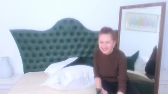 IvyHotFoxy online show from April 2026 02:01:01 PM