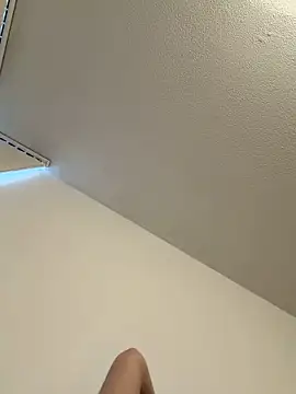 swrennn19 online show from March 2026 10:32:01 PM