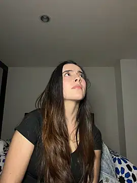 swrennn19 online show from October 2025 11:49:01 PM