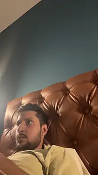 dhruv9413 online show from November 2025 05:24:02 PM