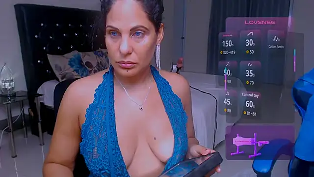 Snapshot of Red-Diamond chatting on September 2025 01:34:01 AM Red-Diamond online show from September 2025 01:34:01 AM