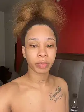 Snapshot of nikkiibabby chatting on February 2025 01:41:01 AM nikkiibabby online show from February 2025 01:41:01 AM