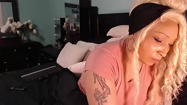 Snapshot of msbaddiebabe101 chatting on January 2025 12:24:01 AM msbaddiebabe101 online show from January 2025 12:24:01 AM