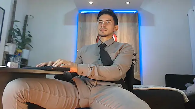 Andrew 4  online show from March 2026 06:49:02 AM