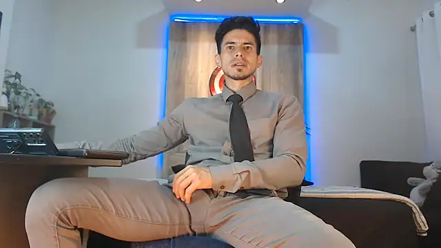 Andrew 4  online show from November 2025 03:10:02 AM