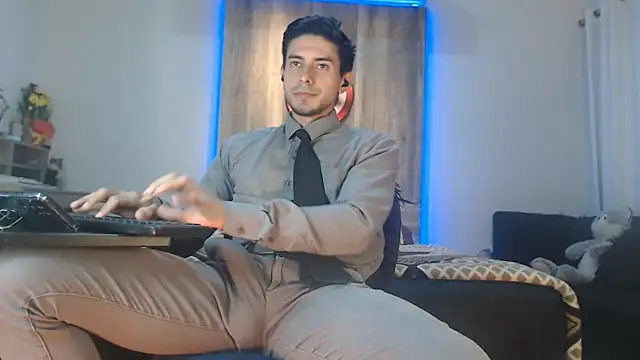 Snapshot of Andrew_4_ chatting on September 2025 05:28:01 AM Andrew 4 online show from September 2025 05:28:01 AM
