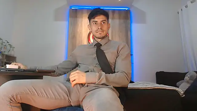 Andrew 4  online show from October 2025 02:52:02 AM