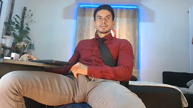 Andrew 4  online show from April 2026 05:31:01 AM