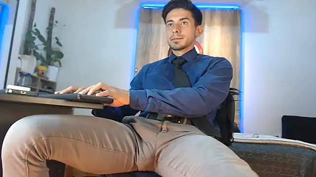 Andrew 4  online show from February 2026 02:44:02 AM