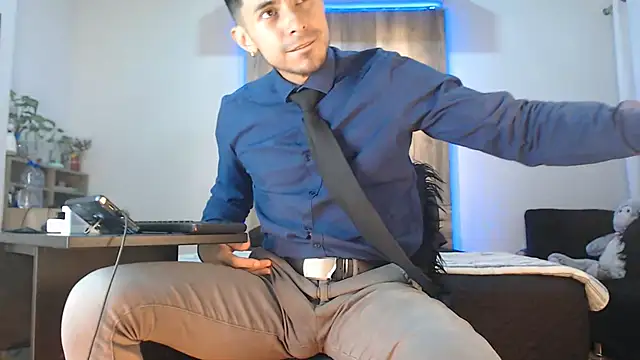 Andrew 4  online show from December 2025 02:54:02 AM