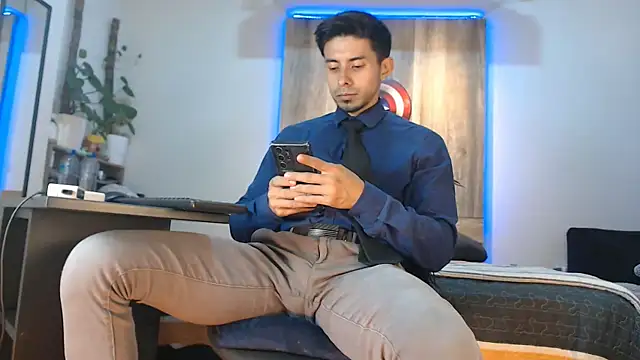 Andrew 4  online show from February 2026 06:47:01 AM