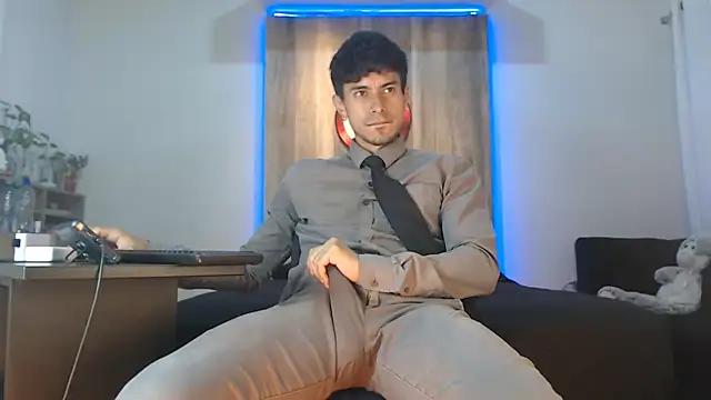 Andrew 4  online show from November 2025 02:45:02 AM