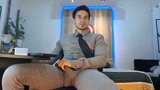 Andrew 4  online show from February 2026 02:35:01 AM