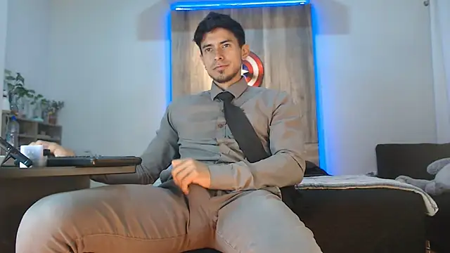 Andrew 4  online show from November 2025 04:38:01 AM