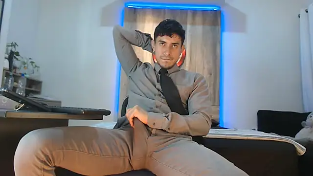 Snapshot of Andrew_4_ chatting on October 2025 06:15:01 AM Andrew 4 online show from October 2025 06:15:01 AM