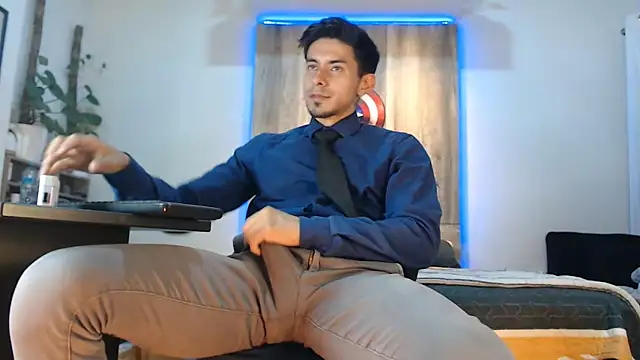 Andrew 4  online show from February 2026 01:25:01 AM