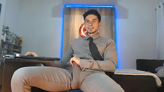 Andrew 4  online show from November 2025 07:01:02 AM