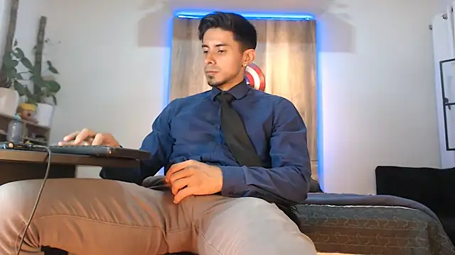 Andrew 4  online show from February 2026 01:38:01 AM