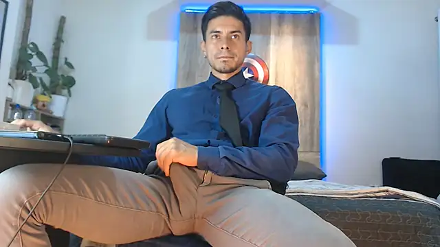 Andrew 4  online show from February 2026 06:44:01 AM