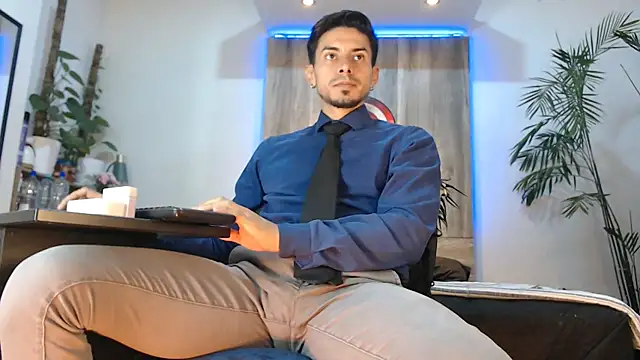 Andrew 4  online show from May 2026 01:46:01 AM