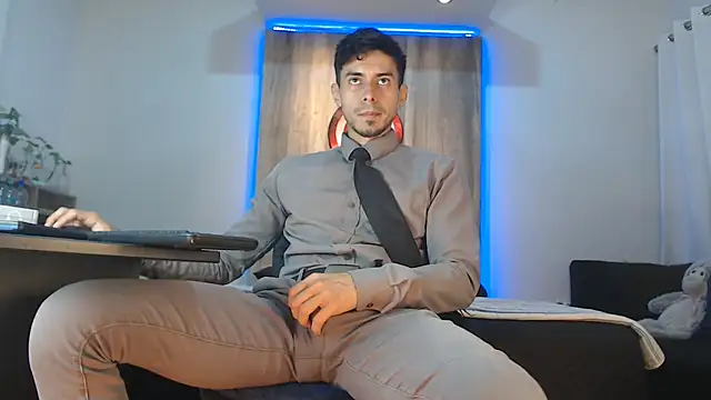 Andrew 4  online show from November 2025 04:27:02 AM