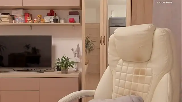 Snapshot of Jenny_Evans chatting on October 2025 07:03:02 PM Jenny Evans online show from October 2025 07:03:02 PM