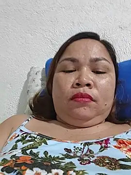 XXLorie 02 online show from June 2026 12:22:01 PM