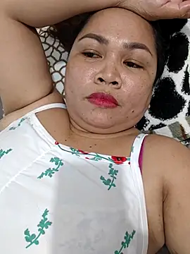 XXLorie 02 online show from February 2026 12:49:01 PM