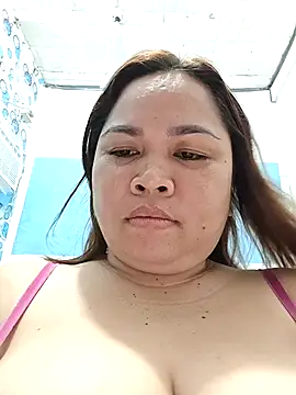 XXLorie 02 online show from April 2026 11:39:01 AM