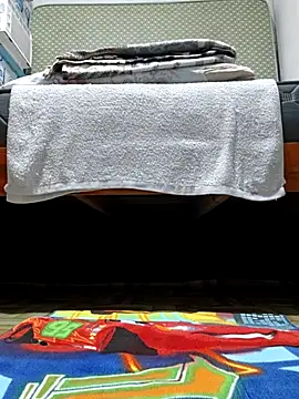 XXLorie 02 online show from June 2026 11:32:02 PM