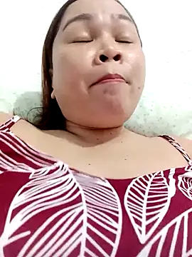 XXLorie 02 online show from February 2026 02:12:02 PM