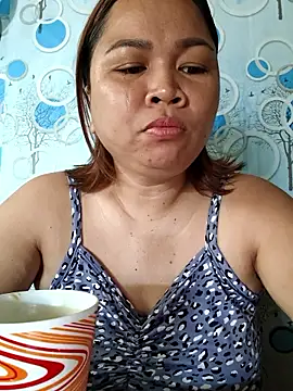 XXLorie 02 online show from January 2026 11:53:02 PM