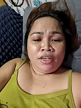 XXLorie 02 online show from February 2026 12:27:01 PM