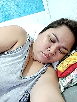 Snapshot of XXLorie_02 chatting on September 2025 12:11:01 PM XXLorie 02 online show from September 2025 12:11:01 PM
