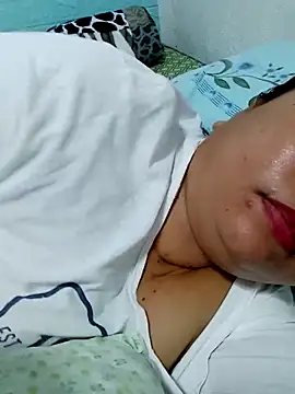 Snapshot of XXLorie_02 chatting on March 2025 02:28:01 PM XXLorie 02 online show from March 2025 02:28:01 PM
