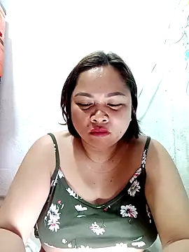 Snapshot of XXLorie_02 chatting on September 2025 01:18:02 PM XXLorie 02 online show from September 2025 01:18:02 PM