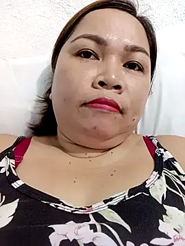 Snapshot of XXLorie_02 chatting on November 2025 12:44:01 AM XXLorie 02 online show from November 2025 12:44:01 AM