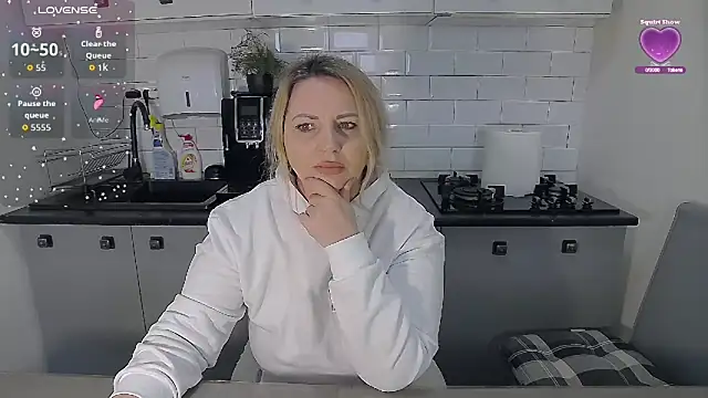 erikaerika online show from March 2026 09:17:01 AM