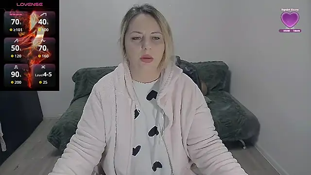 erikaerika online show from April 2026 06:48:01 AM