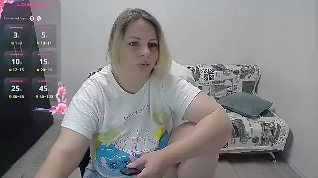 Snapshot of erikaerika chatting on July 2026 07:31:01 AM erikaerika online show from July 2026 07:31:01 AM