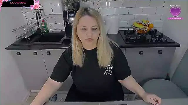 erikaerika online show from December 2025 08:52:02 AM