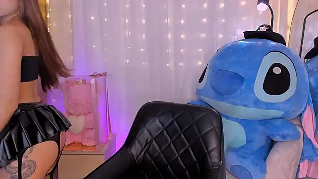 Snapshot of AmyDavis_ chatting on October 2025 11:38:02 PM AmyDavis online show from October 2025 11:38:02 PM