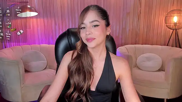 Snapshot of AmyDavis_ chatting on December 2024 11:01:01 PM AmyDavis online show from December 2024 11:01:01 PM